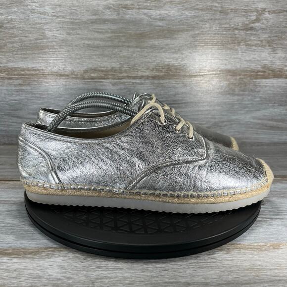 MICHAEL Michael Kors Hastings Lace-Up Metallic Leather Silver Flats ￼Size 11 - Picture 3 of 9